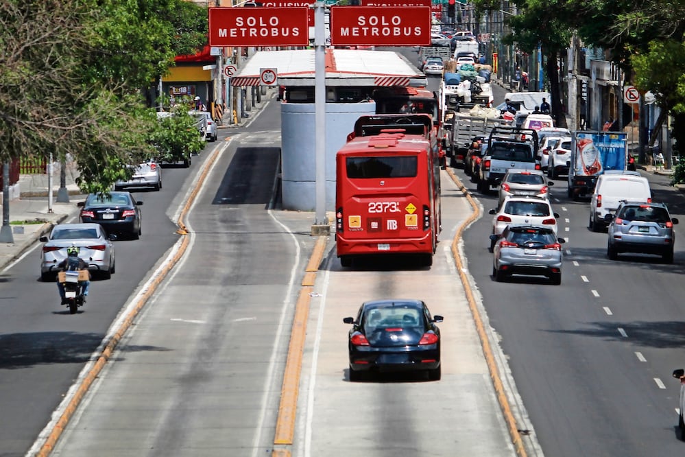 Metrobús continuará con mejoras al carril confinado. Imagen ilustrativa. Foto: de Luis Camacho. El Universal