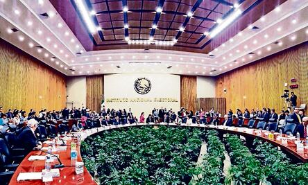 Prohíbe INE difundir spots de Cruz Roja