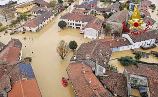 Lluvias en Italia causan inundaciones y dejan 2 desaparecidos; bomberos emplean drones para evaluar el terreno