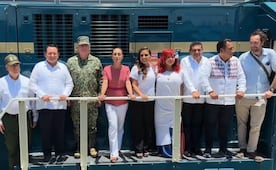Sheinbaum supervisa locomotoras del Tren Maya de carga; se reúne con gobernadores del sureste del país