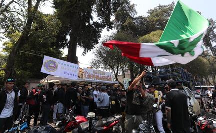 Con pipas y churros, realizan rodada a favor de la despenalización de la marihuana en Toluca
