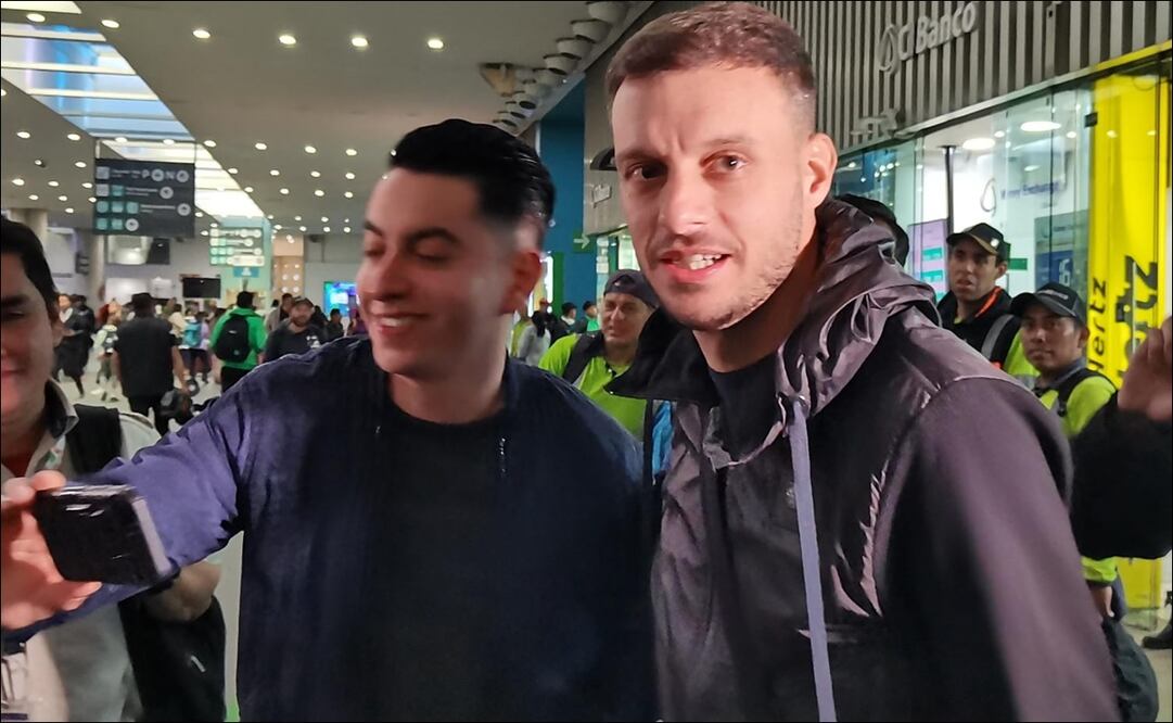 Martín Anselmi llegó a la Ciudad de México para reportar con Cruz Azul / Foto: Leobardo Vázquez - EL UNIVERSAL