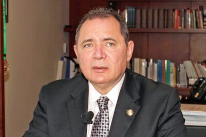 Los pretextos absurdos de senadores faltistas