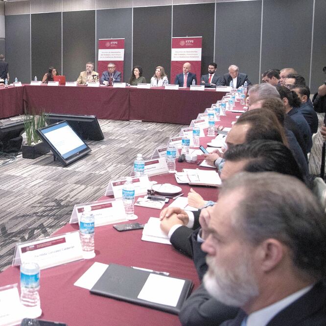 Simposio. María Estela Chavira estuvo en la reunión de secretarios del Trabajo. MARIO JASSO. CUARTOSCURO