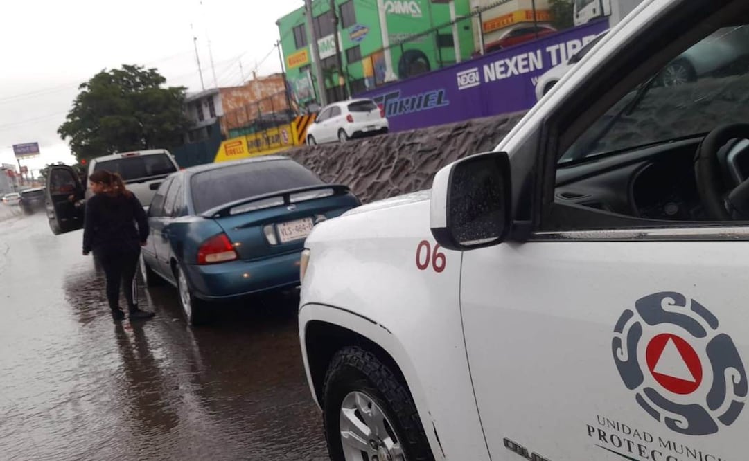 Tormenta invernal y frente frío provocan lluvias en Culiacán; protección civil emite recomendaciones.
Foto: Especial.