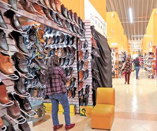 Continúan cerrados 30% de mil 500 talleres de calzado