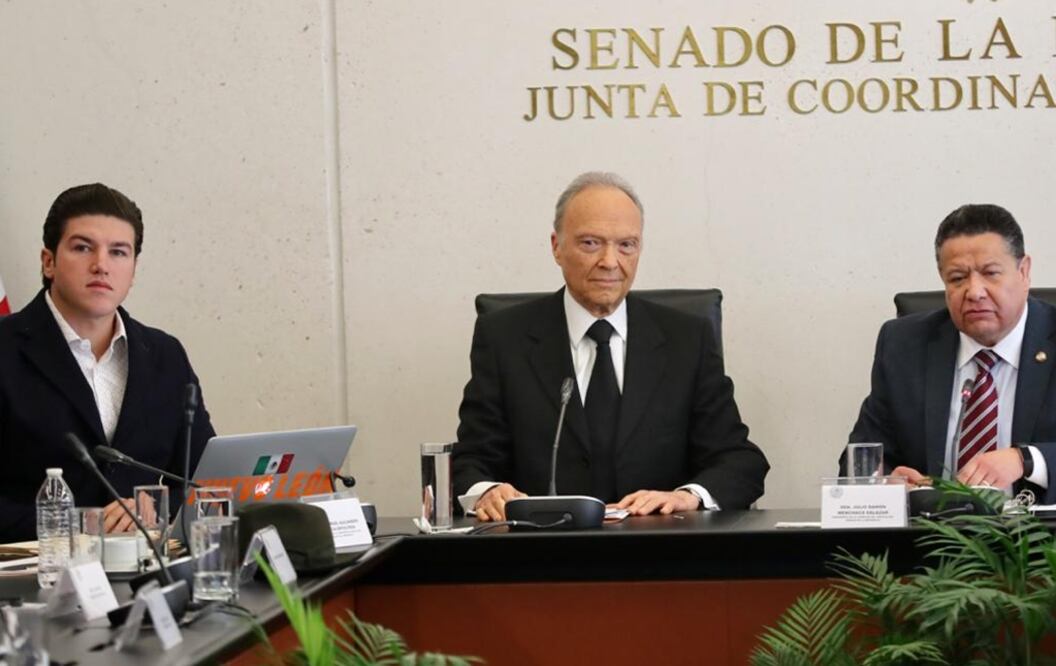 Alejandro Gertz Manero durante su comparecencia ante la Comisión de Justicia del Senado. Foto: Lucía Godínez/EL UNIVERSAL