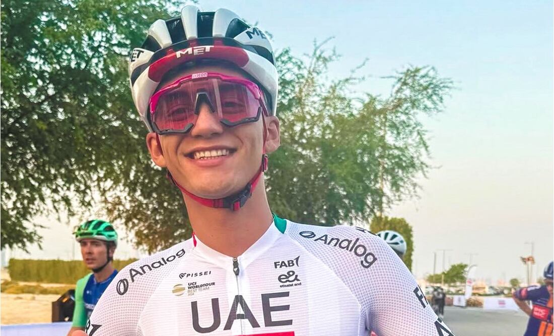 FOTO: ESPECIAL - Isaac del Toro estrena con orgullo un uniforme con la bandera de México