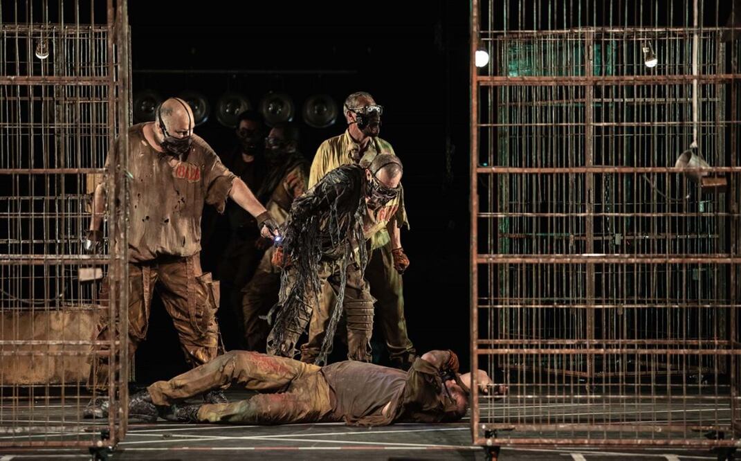 Fariseos, una mirada desde el teatro a la desastrosa realidad penitenciaria en México, del dramaturgo Hugo Alfredo Hinojosa, bajo la dirección de Víctor Weinstock, ofrecería temporada del 12 al 29 de noviembre, en el Teatro Raúl Flores Canelo del Centro N