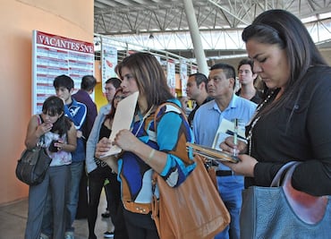 Desempleo baja en marzo, pero 56.9% trabaja en la informalidad: Inegi