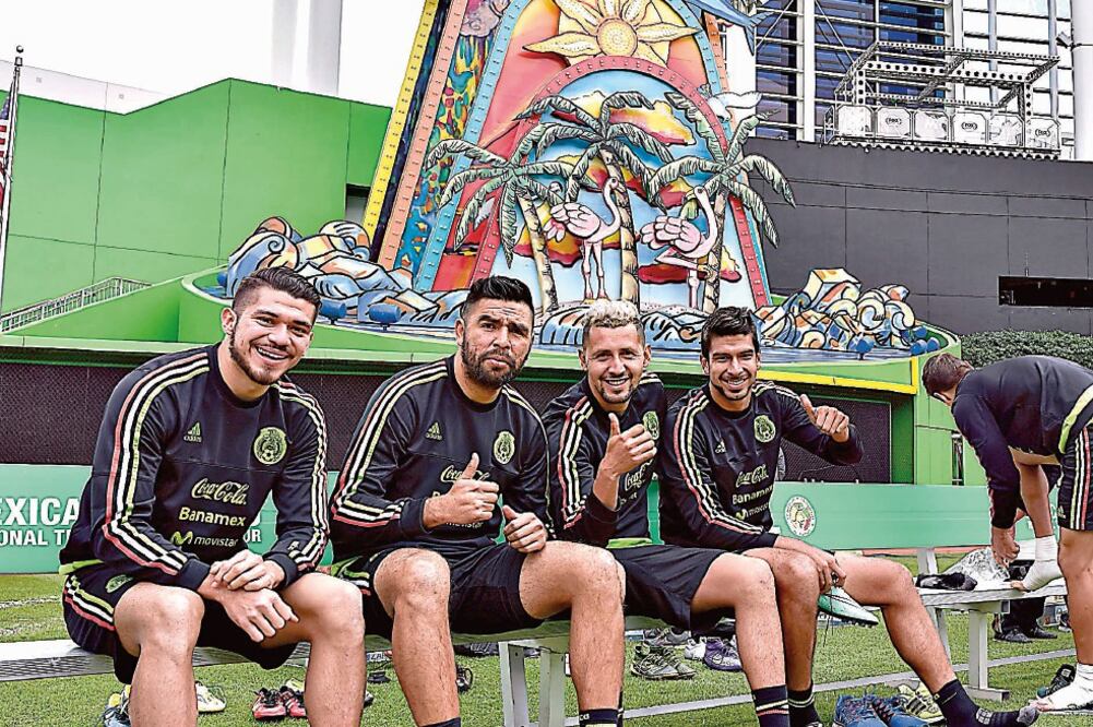 Henry Martin, José Rivas, Yasser Corona y Eduardo Herrera, listos para la acción frente a los africanos (IMAGO7)