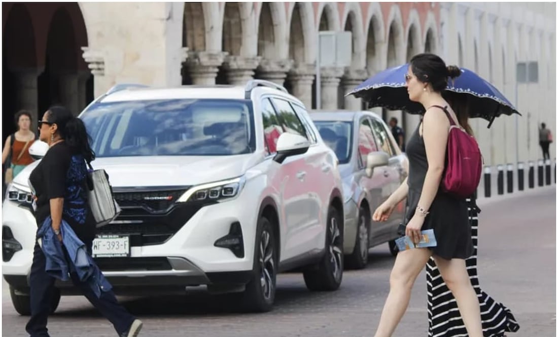 El Huracán “Rafael” se acerca a las costas de la Península de Yucatán. Foto: Especial