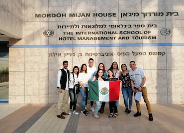 Estudiantes retenidos en Israel esperan trámite para volver a México