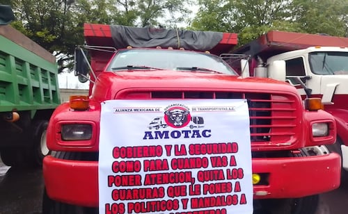 Mexican truckers block roads nationwide protesting extortion and insecurity