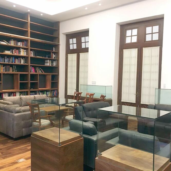 En el primer piso del Antiguo Palacio del Ayuntamiento se habilitó la biblioteca, en la cual ya no estaban los libros completos. (PHENÉLOPE ALDAZ. EL UNIVERSAL)