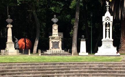 Van dos izquierdistas a Rotonda de Personas Ilustres