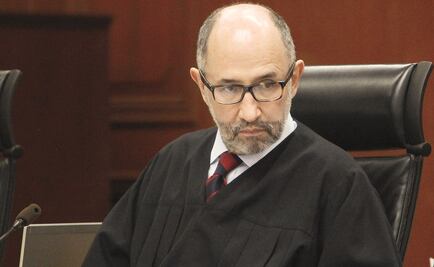 En tiempo de paz, ningún militar puede ejercer más funciones, cita Cossío Díaz