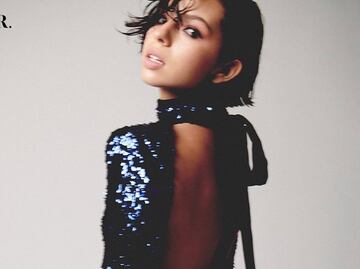 Ángela Aguilar protagoniza portada de revista luciendo su lado más glam