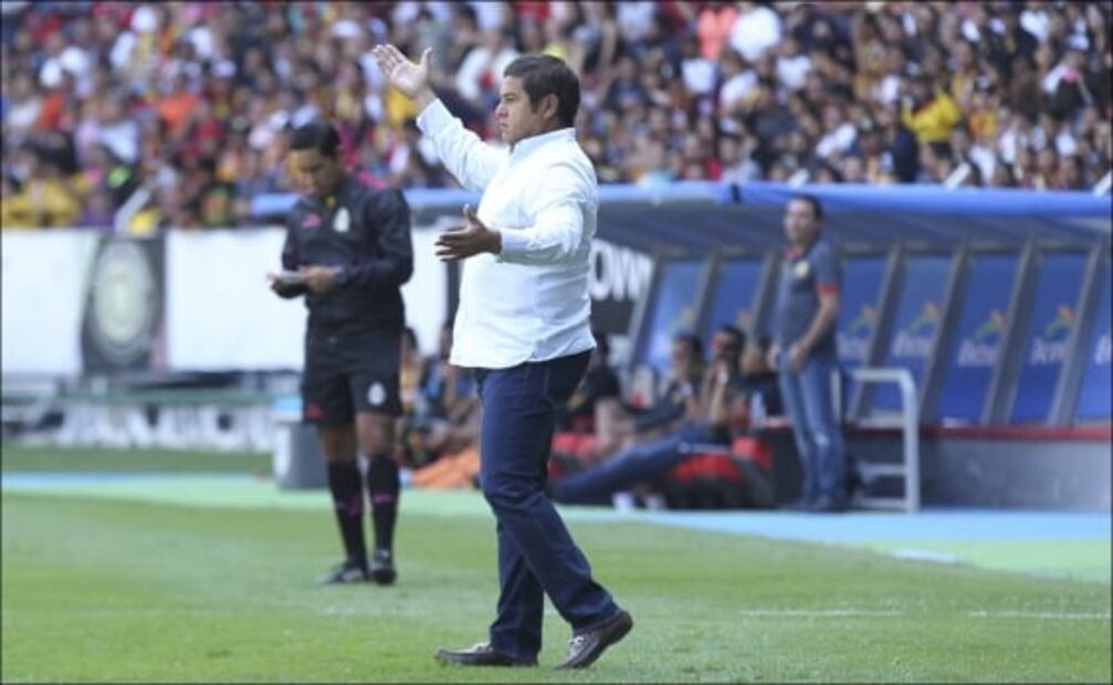 ¿Qué otros técnicos han dejado a su equipo antes de iniciar el torneo?