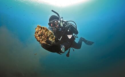 Joven mexicano desarrolla robot submarino para medir contaminación