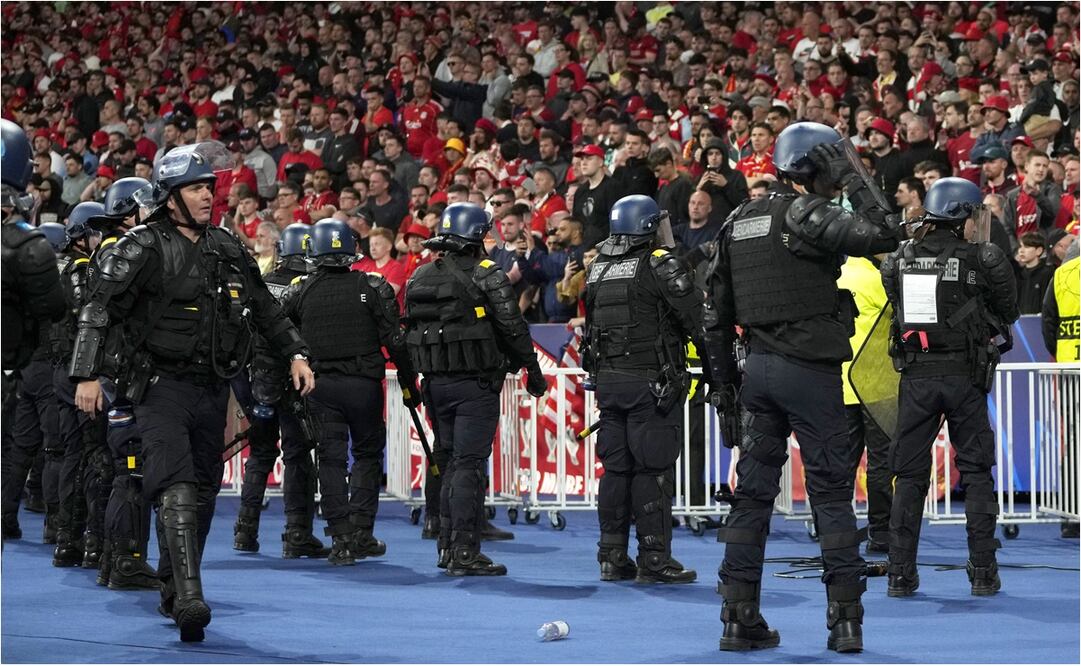 UEFA pidió disculpas a los aficionados - FOTO: AP
