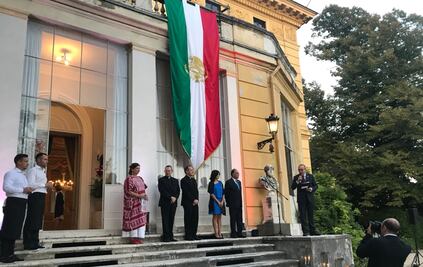Mexicanos dan el “Grito” en El Vaticano