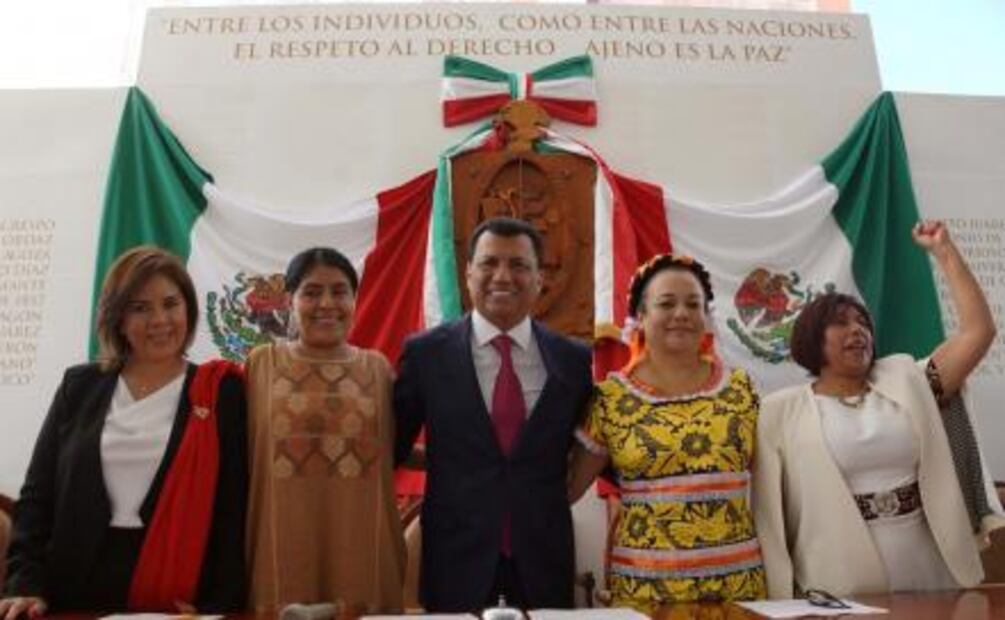 Inicia 63 Legislatura de Oaxaca entre reclamos por pago de deudas