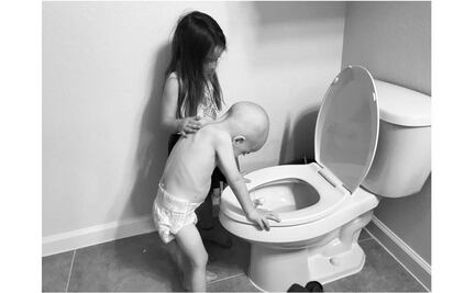 Beckett Burge, cuya foto sobre su lucha contra el cáncer se viralizó, supera la enfermedad