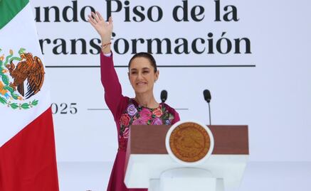 FOTOS: Entre porras, música y hasta Batman; así se vivió el discurso de Sheinbaum por sus primeros 100 días en la administración