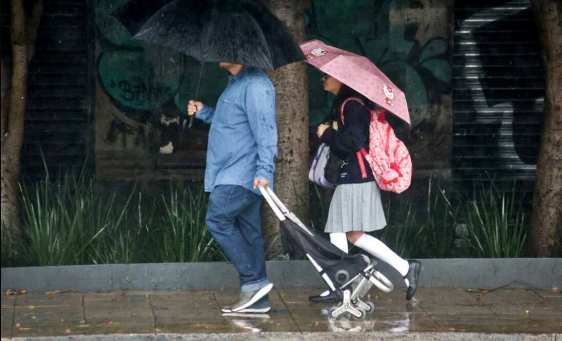 Fuertes lluvias se registraron la madrugada y mañana de este martes en gran parte de la Ciudad de México, se activó la alerta naranja, el 2 de septiembre de 2025. Foto: Luis Camacho/EL UNIVERSAL