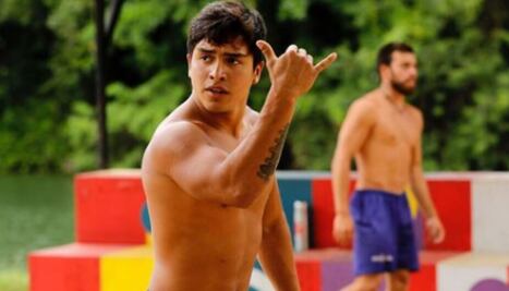 Koke, el indiscutible ganador de "Exatlón All Star", alza el trofeo por segunda vez consecutiva