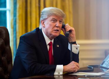 Acuerdan Trump y rey saudí crear zonas de seguridad en Siria y Yemen