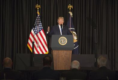 Muro en frontera con México se está diseñando "ahora mismo": Trump