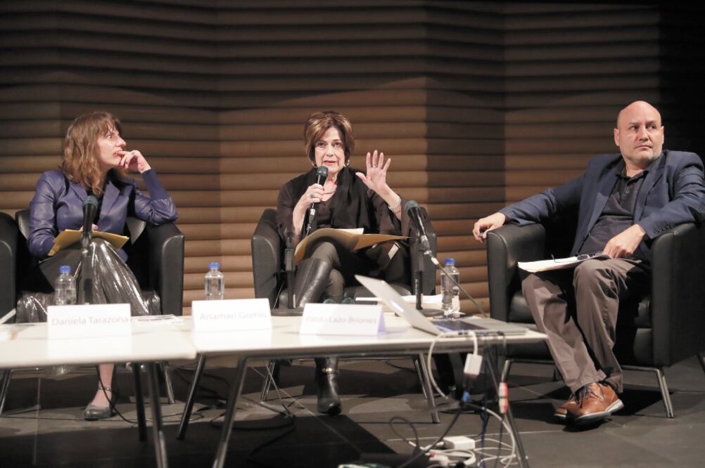Daniela Tarazona, Anamari Gomís y Pablo Lazo, en el coloquio. Foto: IVÁN STEPHENS. EL UNIVERSAL