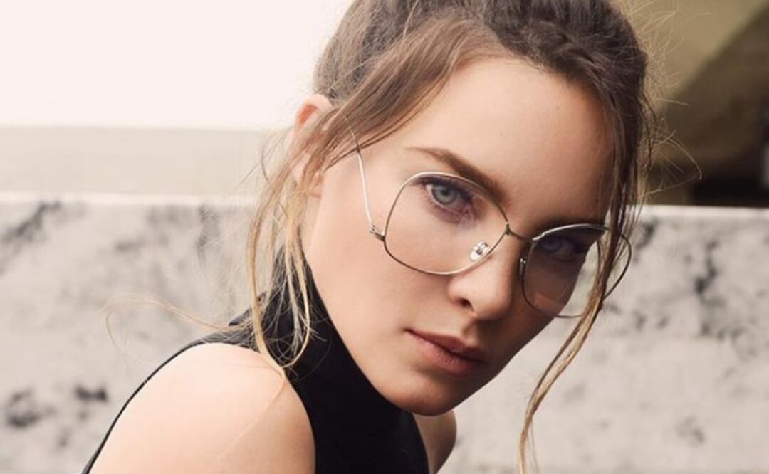 Belinda lucirá frenos y un look nerd para su siguente proyecto. Foto: Instagram