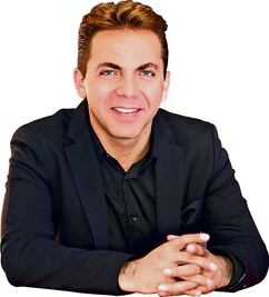 Cristian Castro se emociona y llora por su mamá