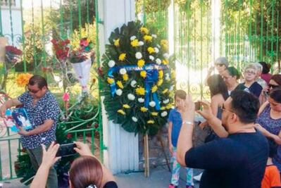 Ciudad Juárez llora la pérdida de su ídolo, Juan Gabriel