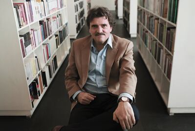 Dan a Enrique Serna el VIII Premio Jorge Ibargüengoitia de Literatura