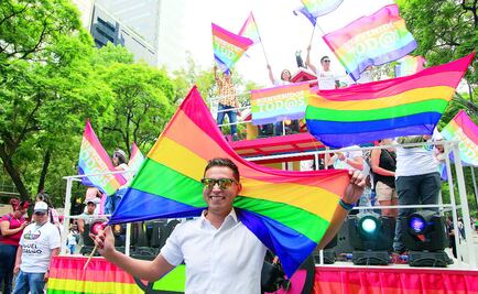 AMLO decreta Día Nacional contra la homofobia, lesbofobia y la bifobia