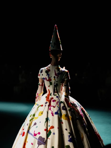 Desfile Robert Wun. (Foto: Instagram @danna)