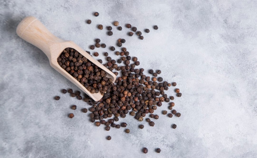 La pimienta tiene diversas funciones dentro de la cocina. Foto: Freepik