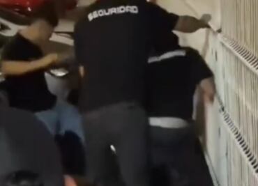 Joven es golpeado por elementos de seguridad de antro en Veracruz; exige justicia