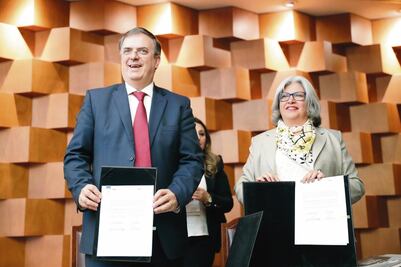 Defenderemos la no intervención: Ebrard