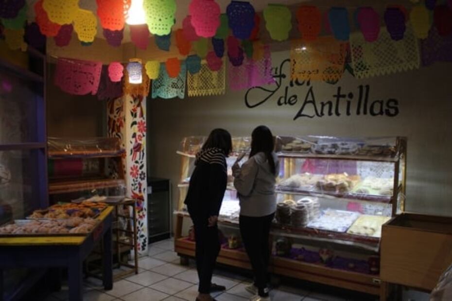Cenizas y ajonjolí para amasar el pan de muerto