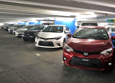 Arranca Senado subasta de automóviles