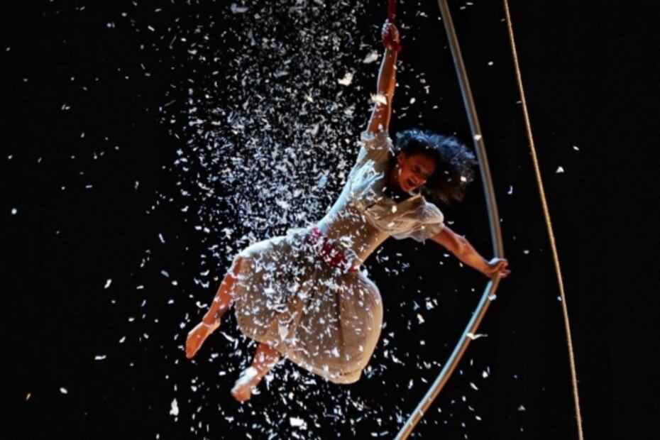 Con espectáculo circense, el Cervantino recorrió las estaciones del año