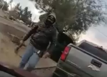 “Me está apuntando con un arma”: mujer es perseguida en calles de Nogales, Sonora