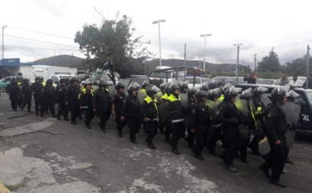 Reos protestan en penal de Texcoco; acusan extorsiones