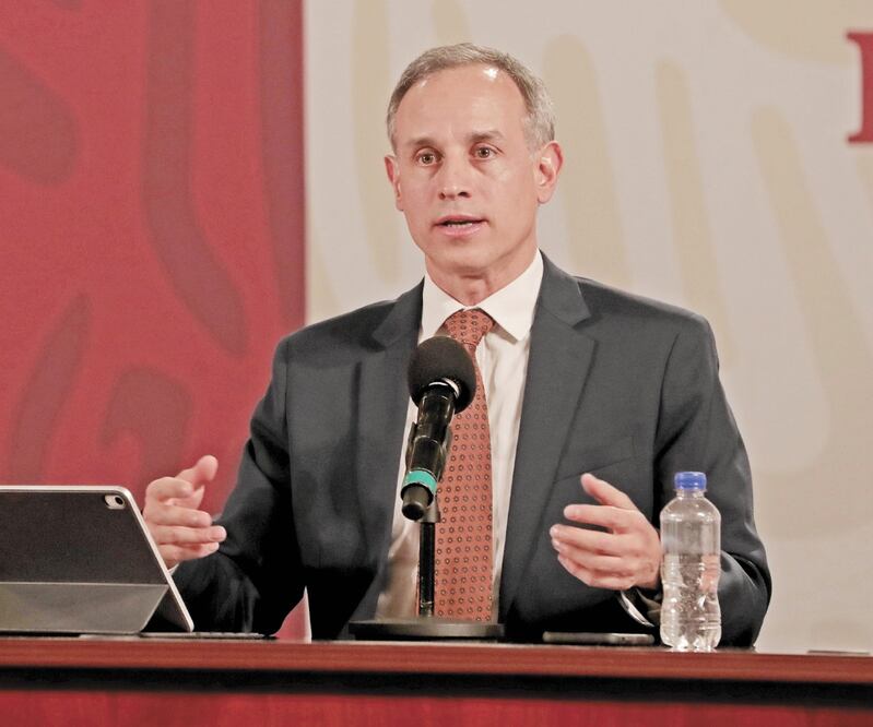 Hugo López-Gatell, subsecretario de Salud, dijo que hay que realizar dictámenes para aclarar si una muerte fue por Covid-19. ADRIANA HERNÁNDEZ. EL UNIVERSAL