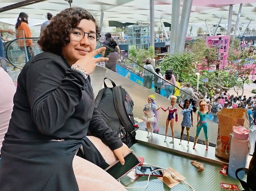 El centro comercial del Toreo se convirtió ayer en Barbieland, que sirvió para tomarse fotos con las diferentes muñecas. Foto: Araceli García / EL UNIVERSAL